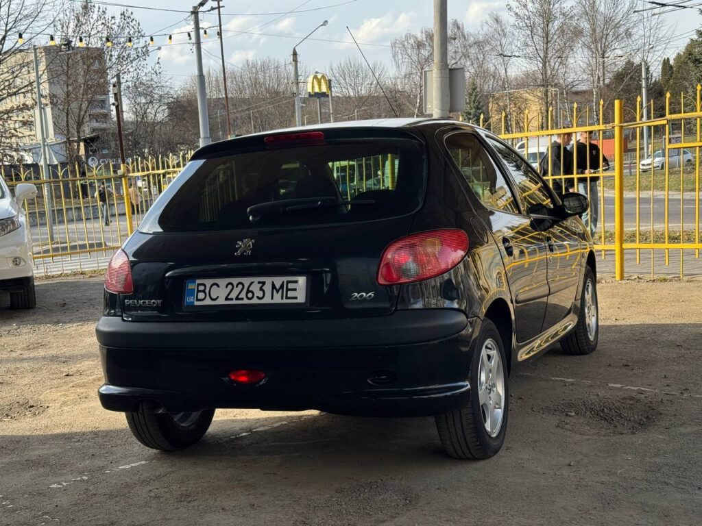 PEUGEOT 206
