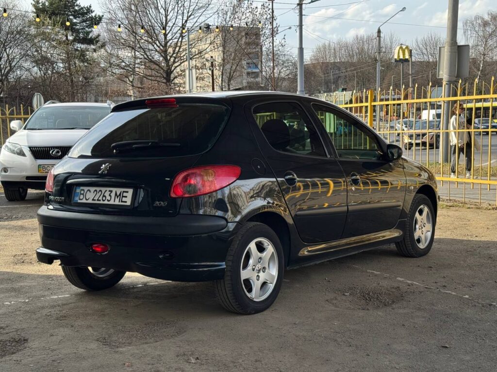 PEUGEOT 206