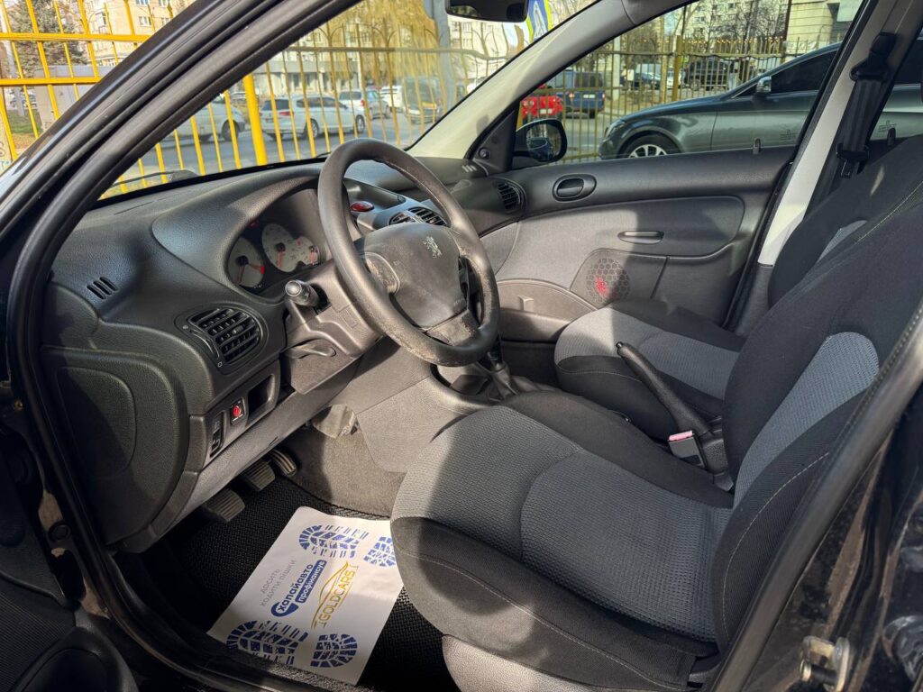 PEUGEOT 206