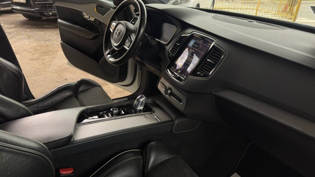 Volvo ХС90 2017 рік