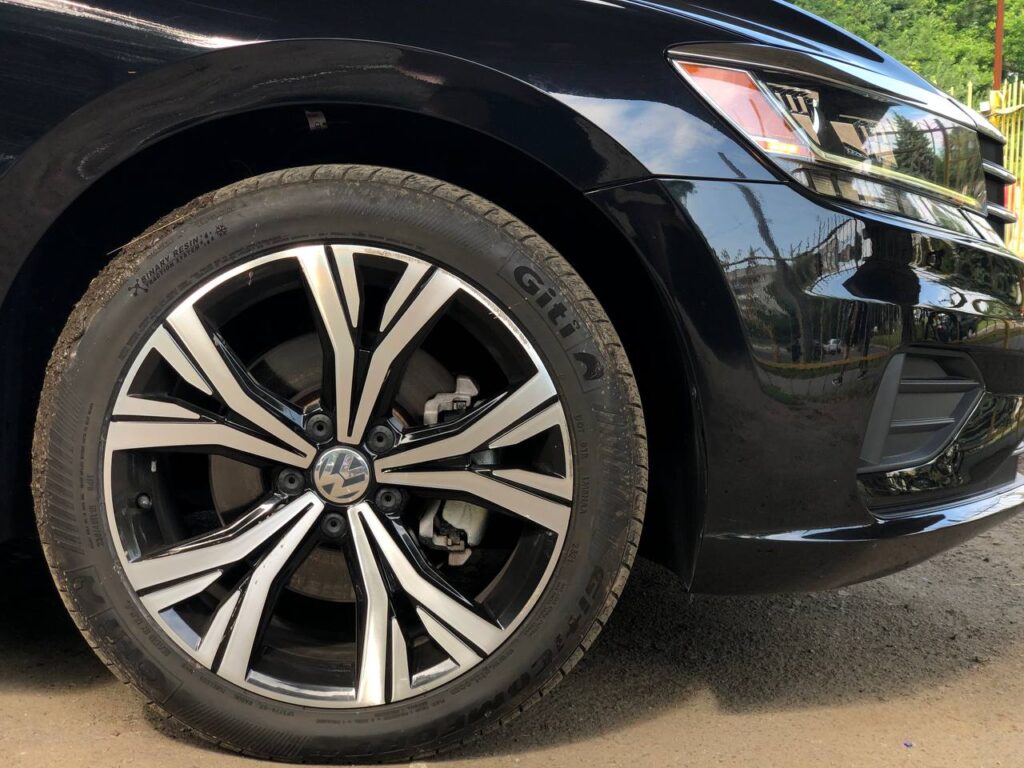 VOLKSWAGEN PASSAT 2021