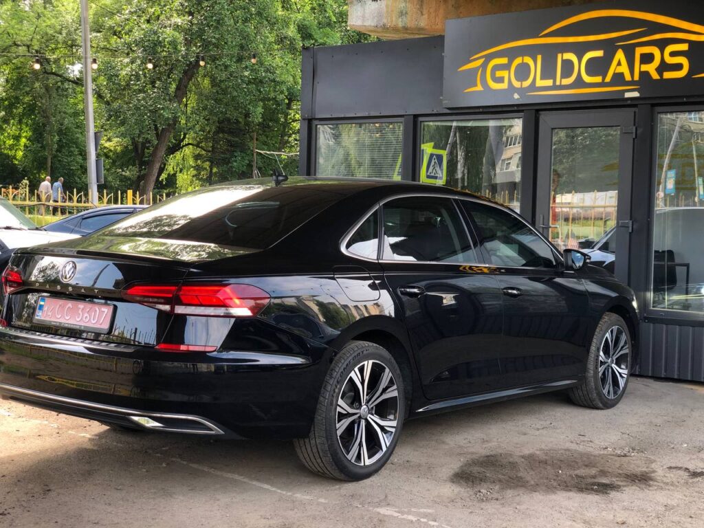 VOLKSWAGEN PASSAT 2021