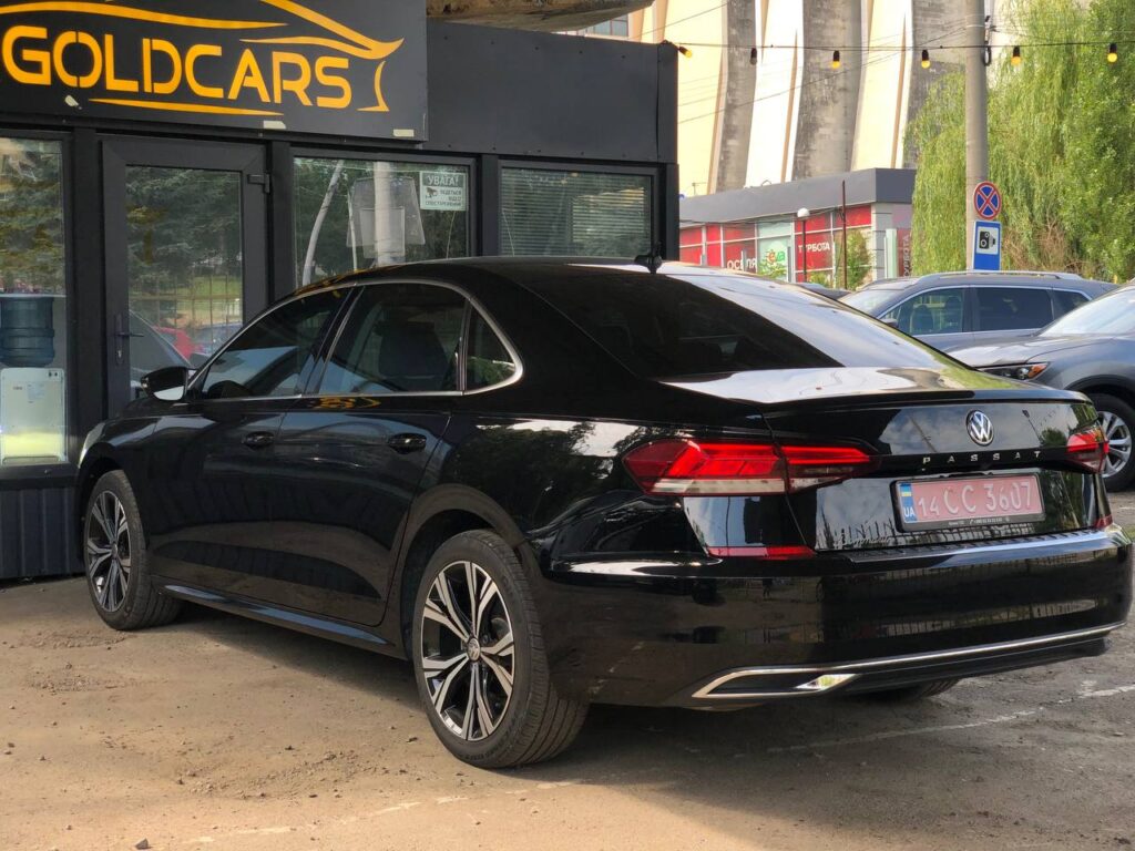 VOLKSWAGEN PASSAT 2021