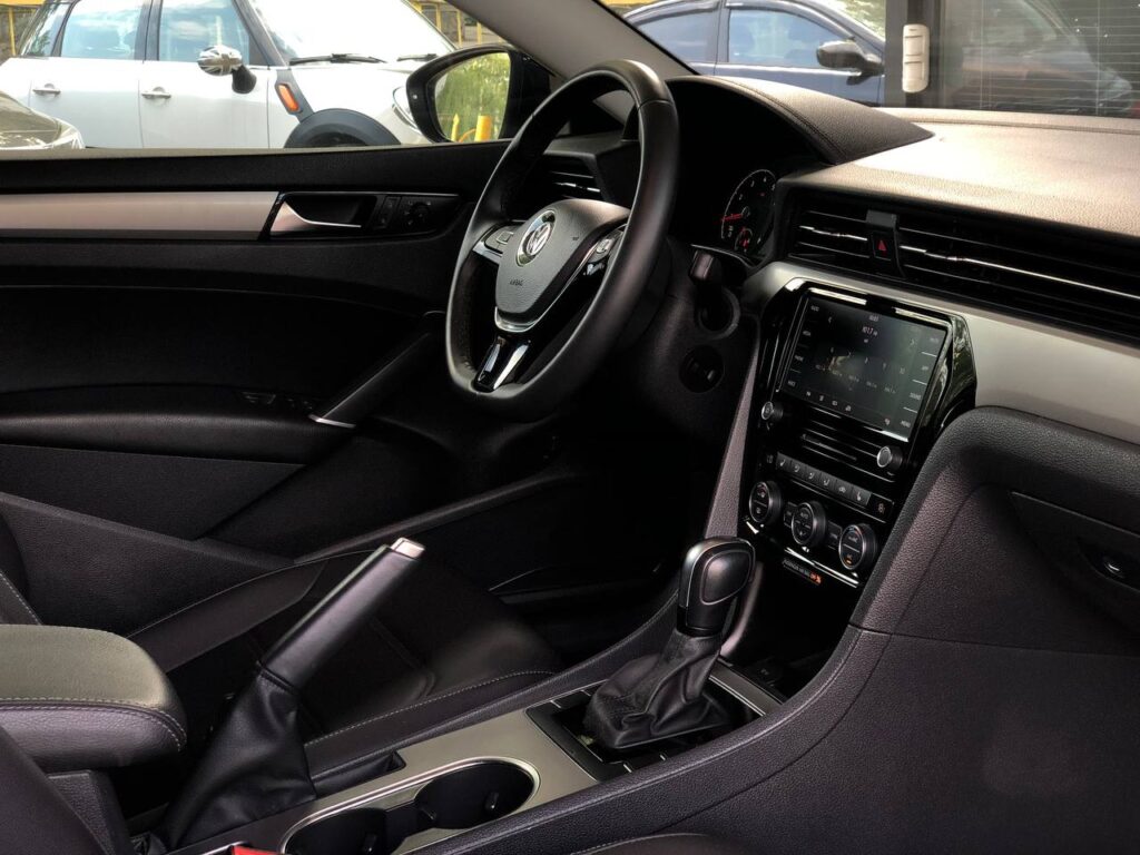 VOLKSWAGEN PASSAT 2021
