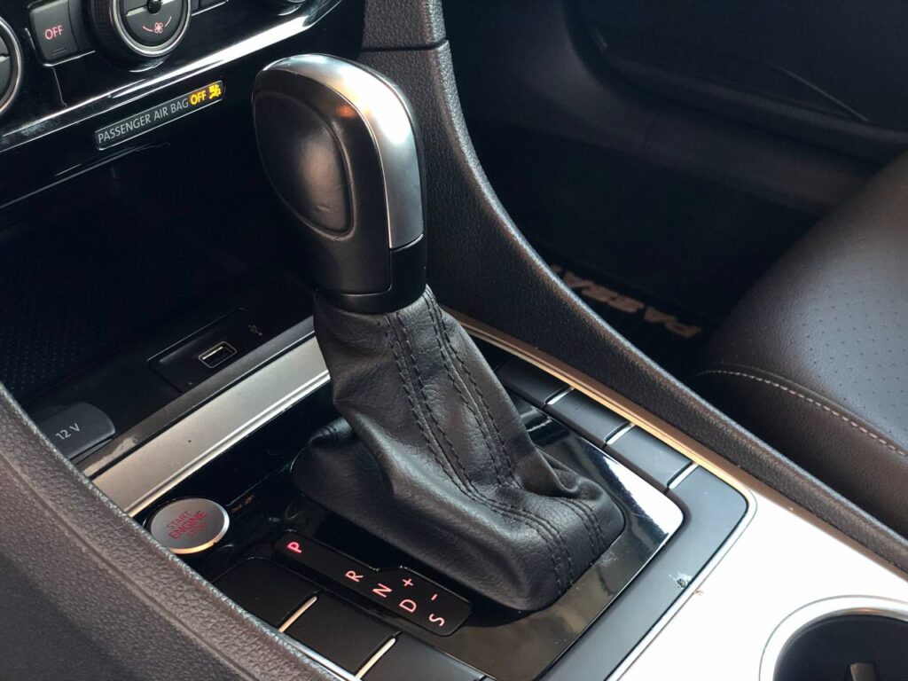 VOLKSWAGEN PASSAT 2021