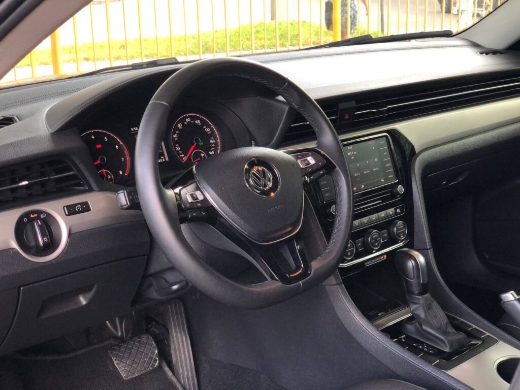 VOLKSWAGEN PASSAT 2021