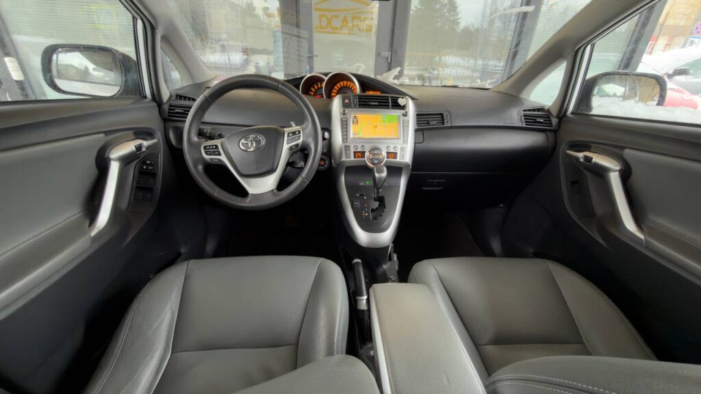 TOYOTA VERSO 2010
