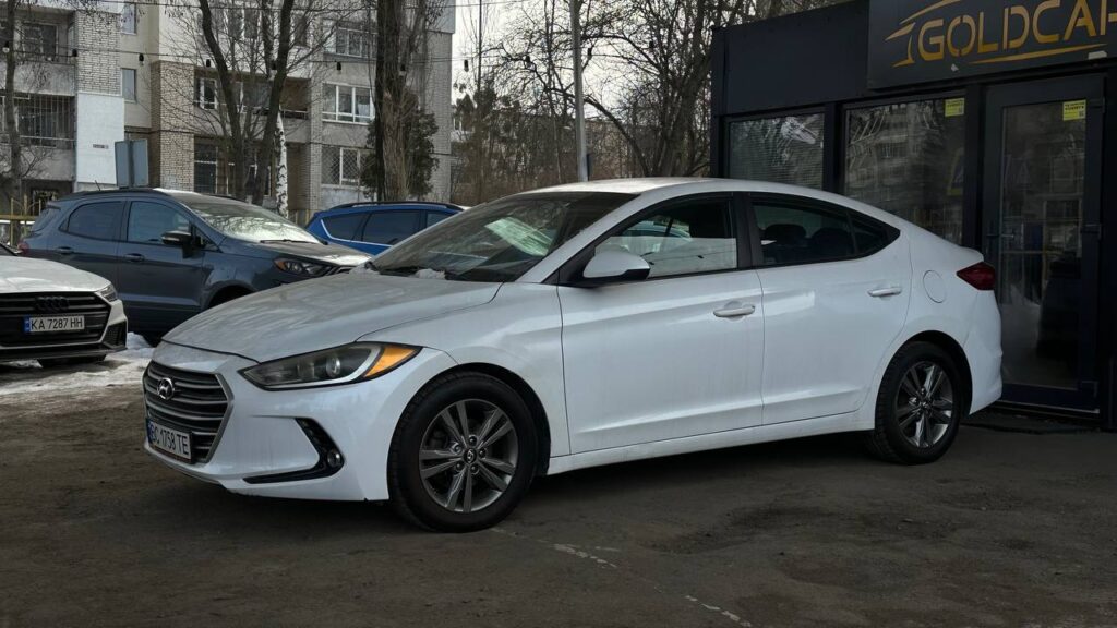 HYUNDAI ELANTRA