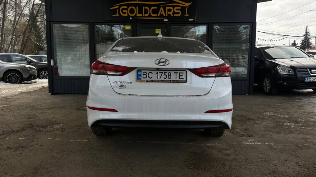 HYUNDAI ELANTRA
