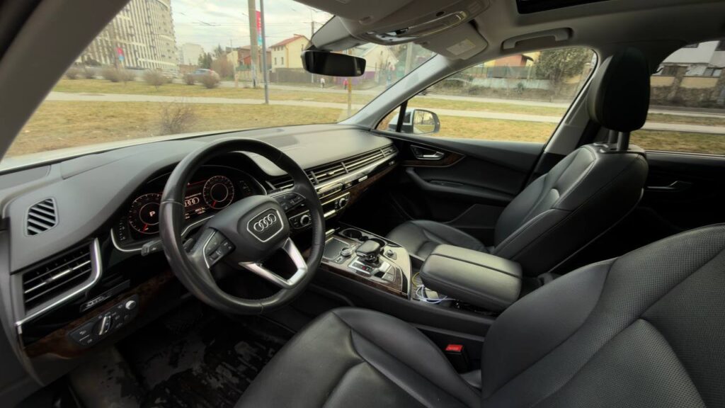 AUDI Q7 2017