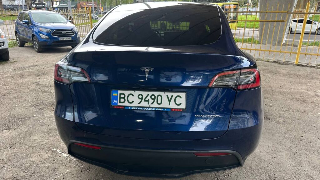 TESLA MODEL Y