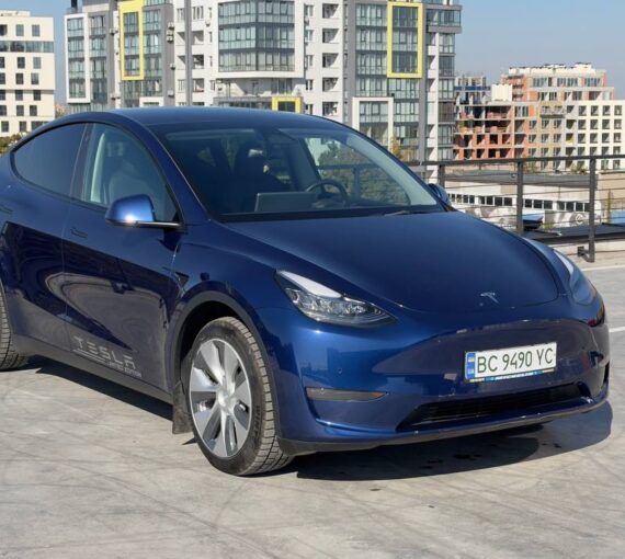 TESLA MODEL Y