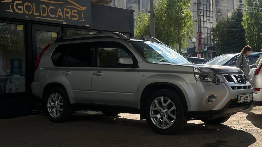 NISSAN X-TRAIL