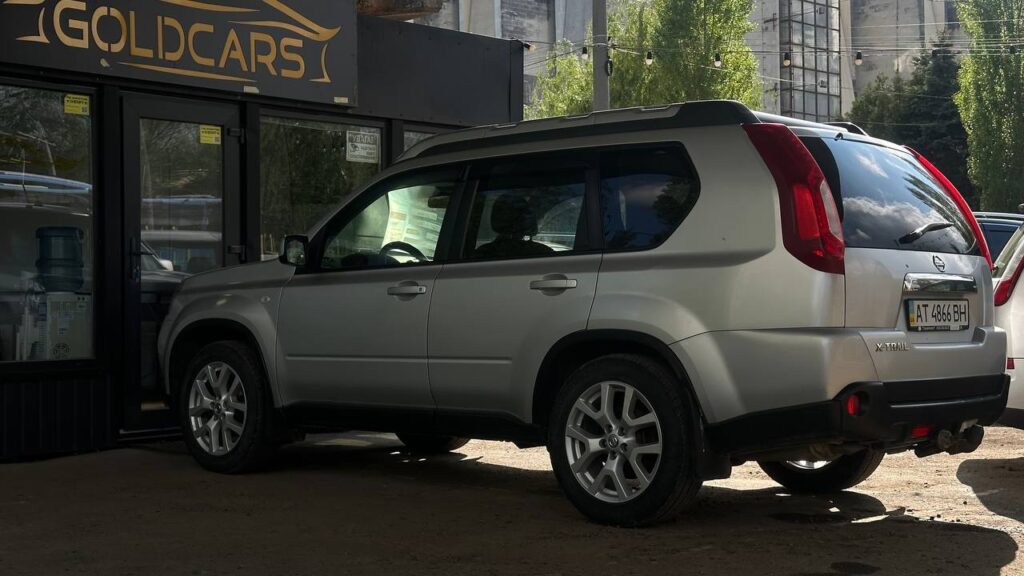 NISSAN X-TRAIL
