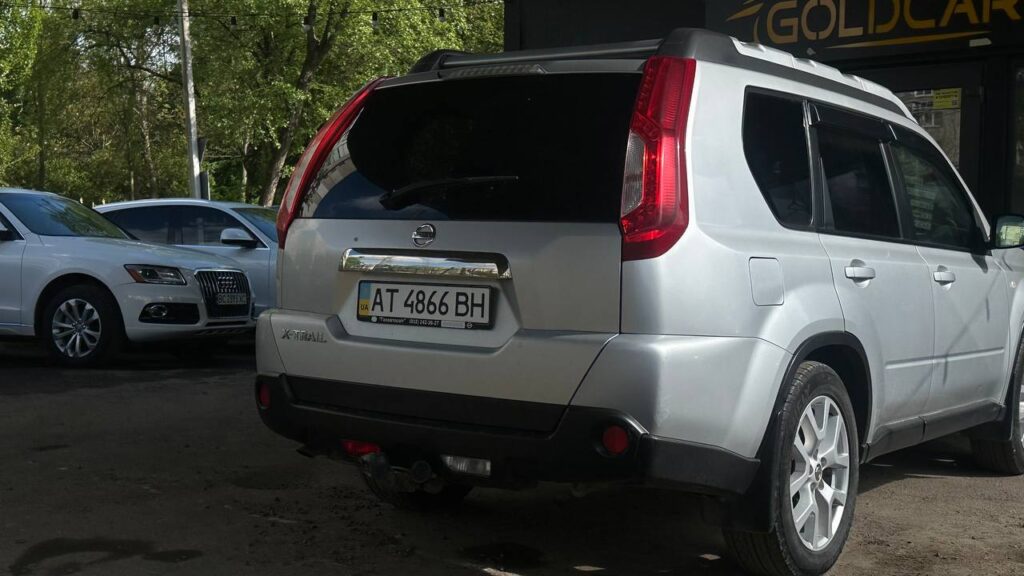 NISSAN X-TRAIL