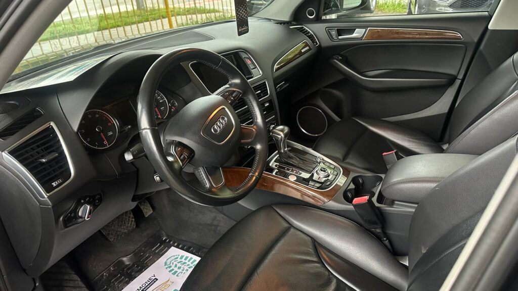 AUDI Q5