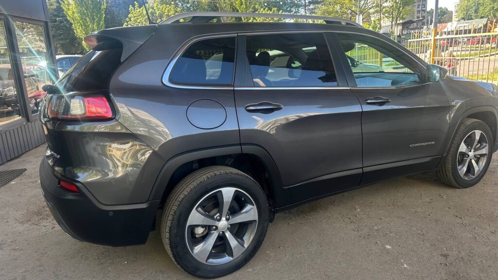 Jeep Cherokee