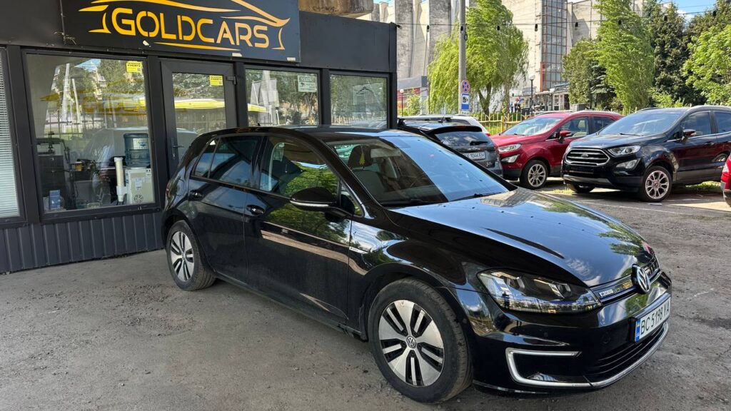 VOLKSWAGEN E -GOLF 2015