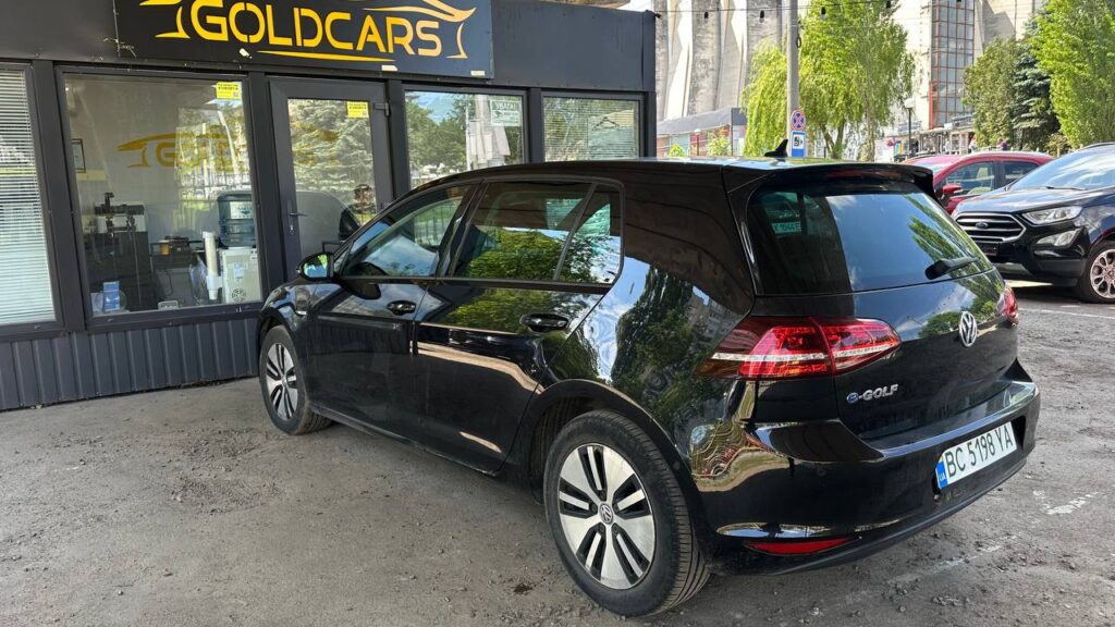 VOLKSWAGEN E -GOLF 2015