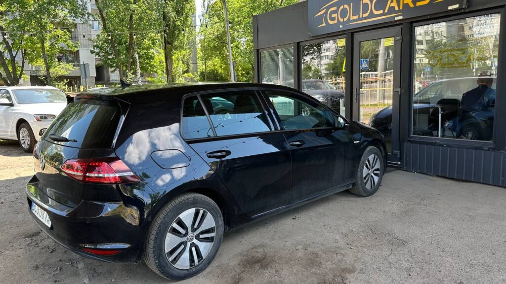 VOLKSWAGEN E -GOLF 2015