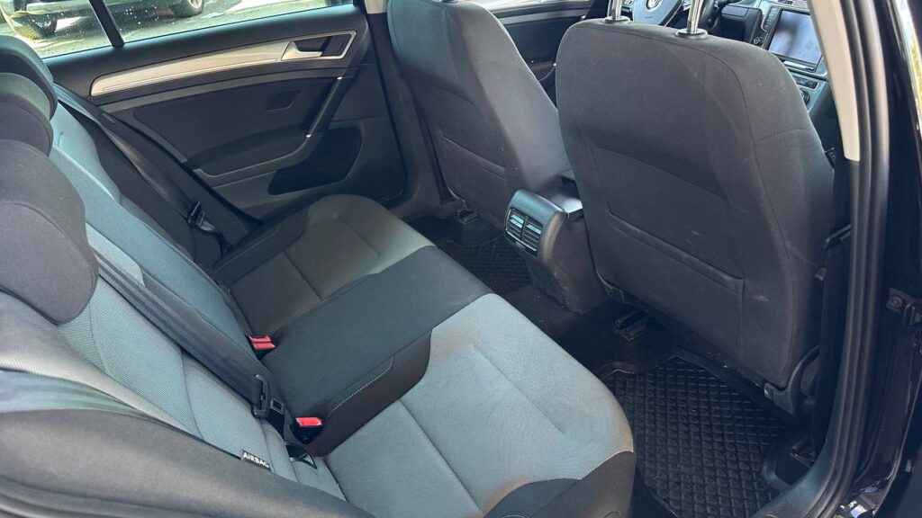 VOLKSWAGEN E -GOLF 2015