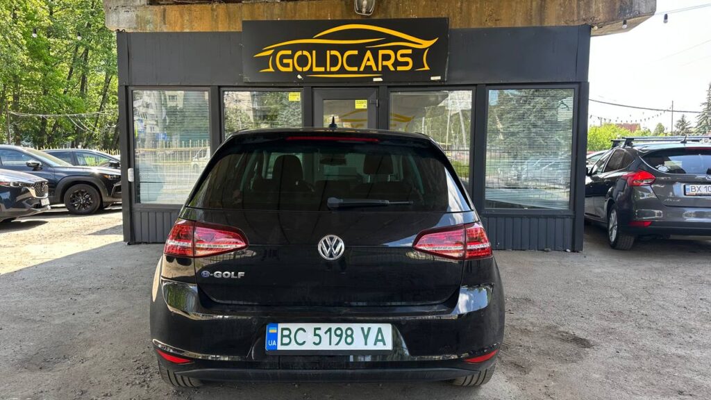 VOLKSWAGEN E -GOLF 2015