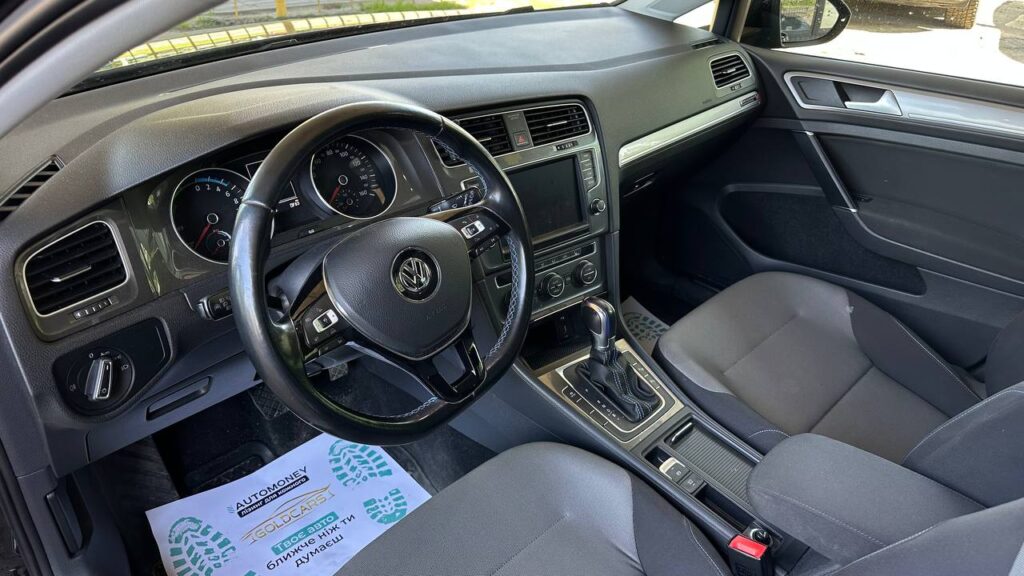 VOLKSWAGEN E -GOLF 2015