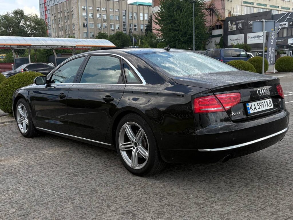 Audi A8L