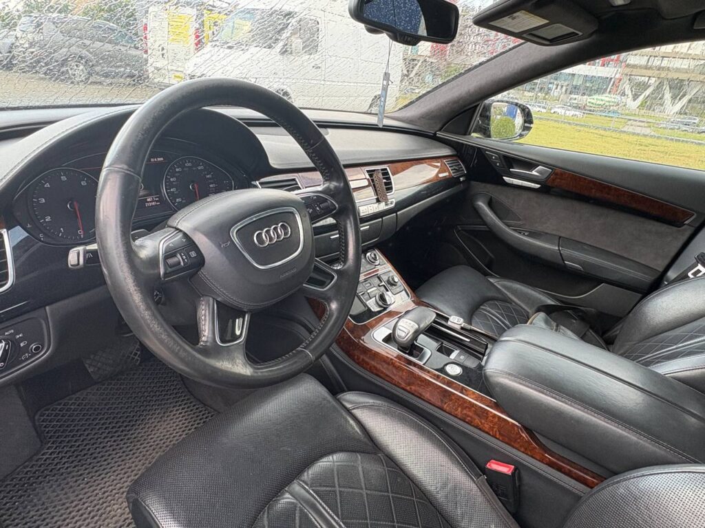 Audi A8L