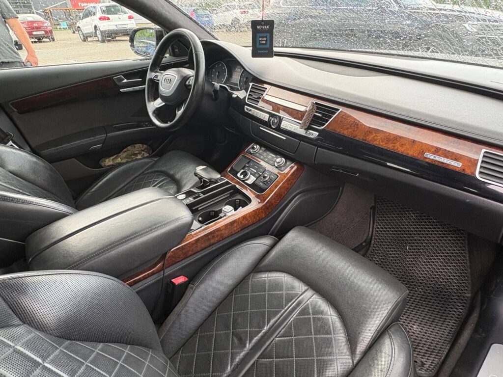 Audi A8L