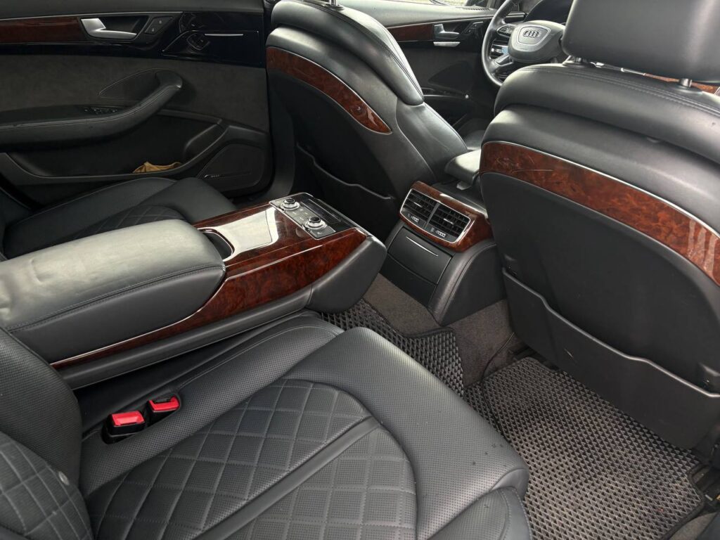 Audi A8L