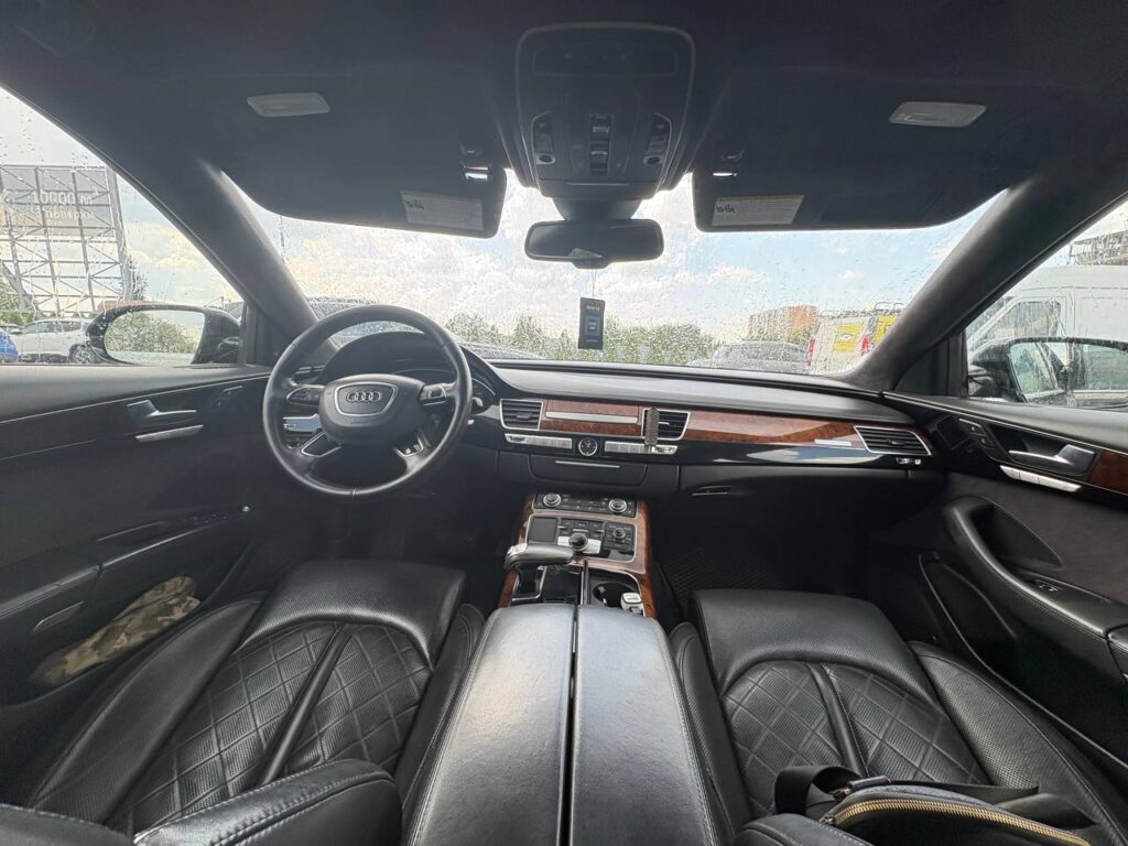 Audi A8L