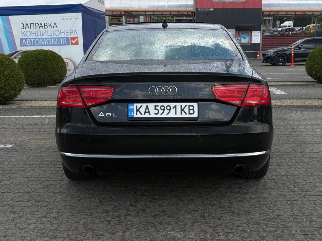 Audi A8L