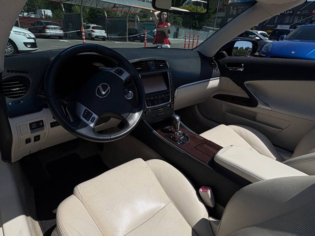 Lexus IS 250 C