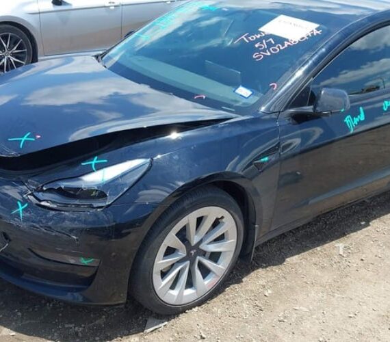 TESLA MODEL 3