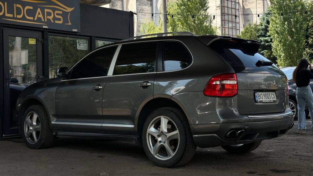 POORSCHE CAYENNE