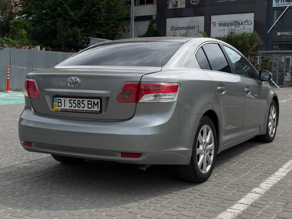 TOYOTA AVENSIS