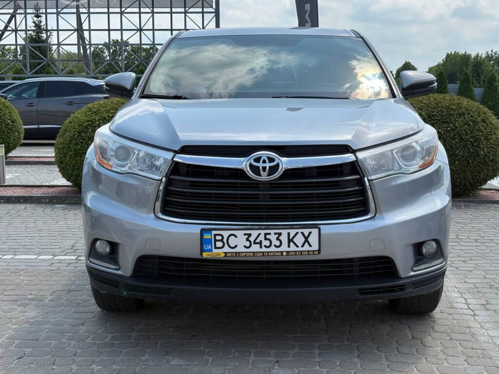 TPYOTA HIGHLANDER