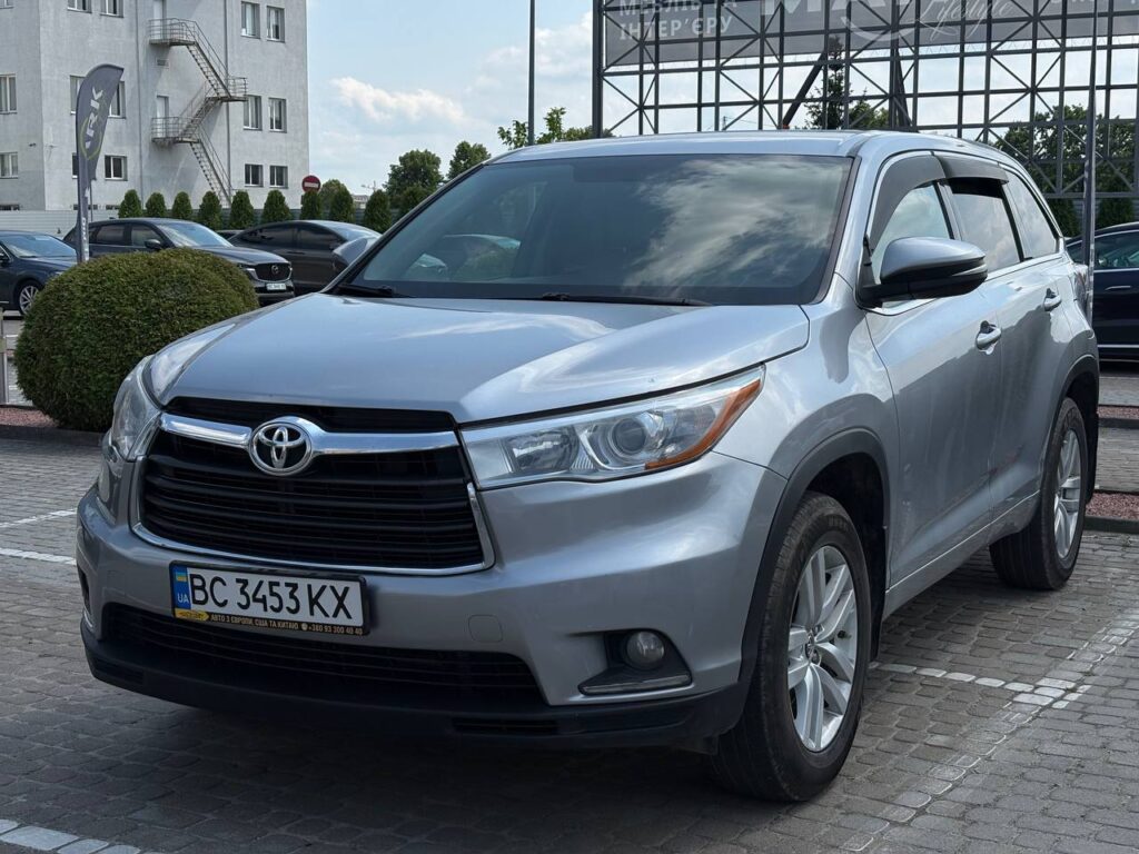 TPYOTA HIGHLANDER
