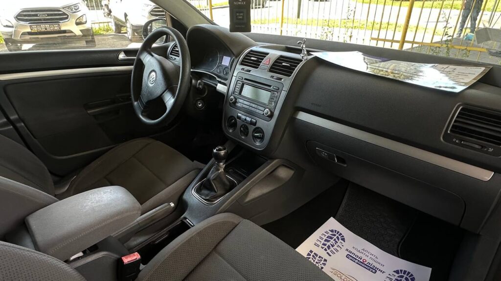 VOLKSWAGEN GOLF 5