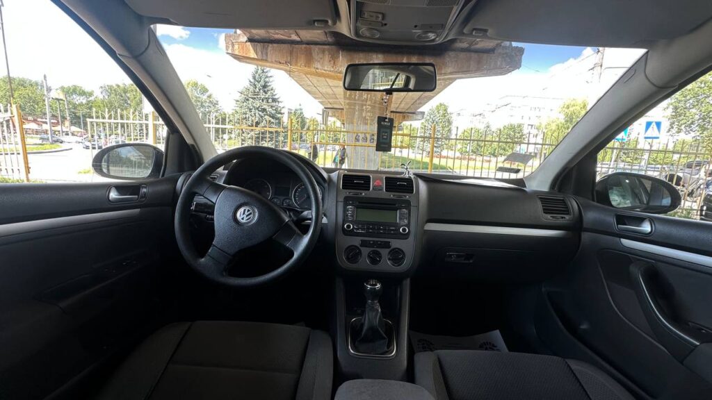 VOLKSWAGEN GOLF 5