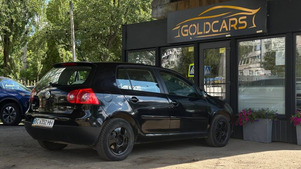 VOLKSWAGEN GOLF 5
