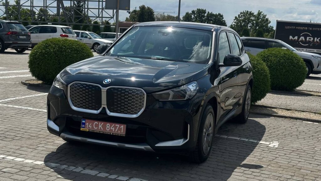 BMW IX1