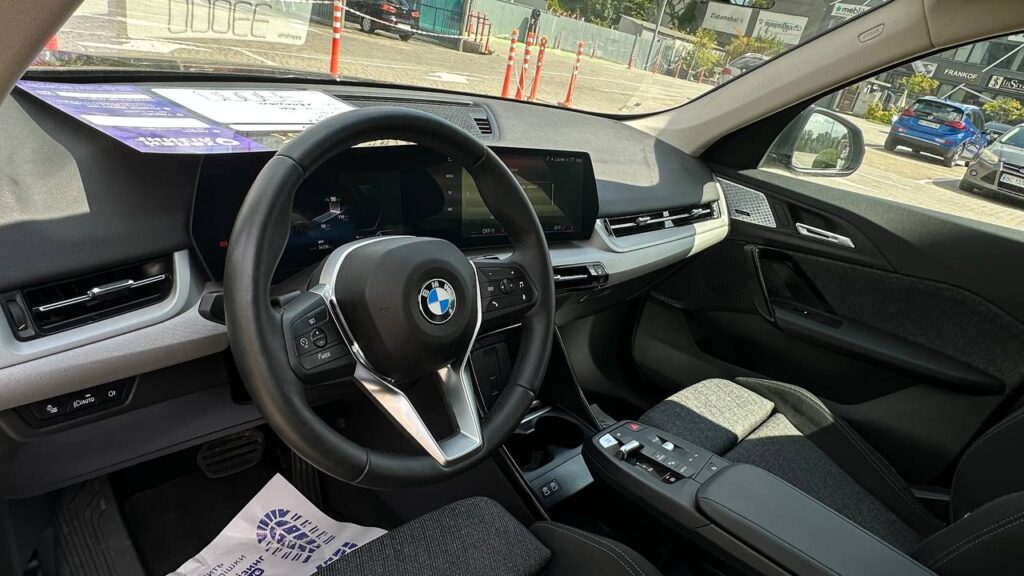 BMW IX1