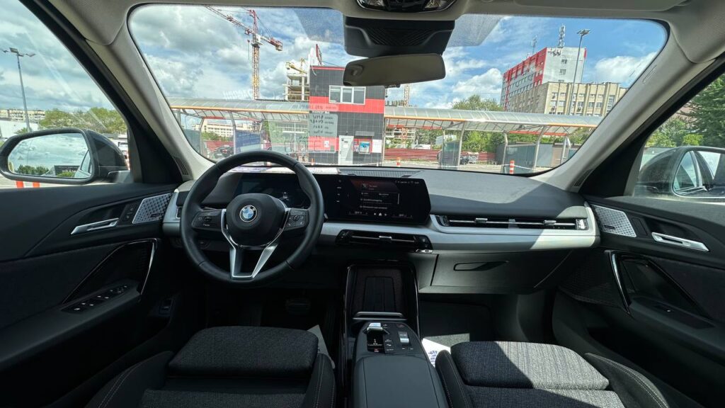 BMW IX1