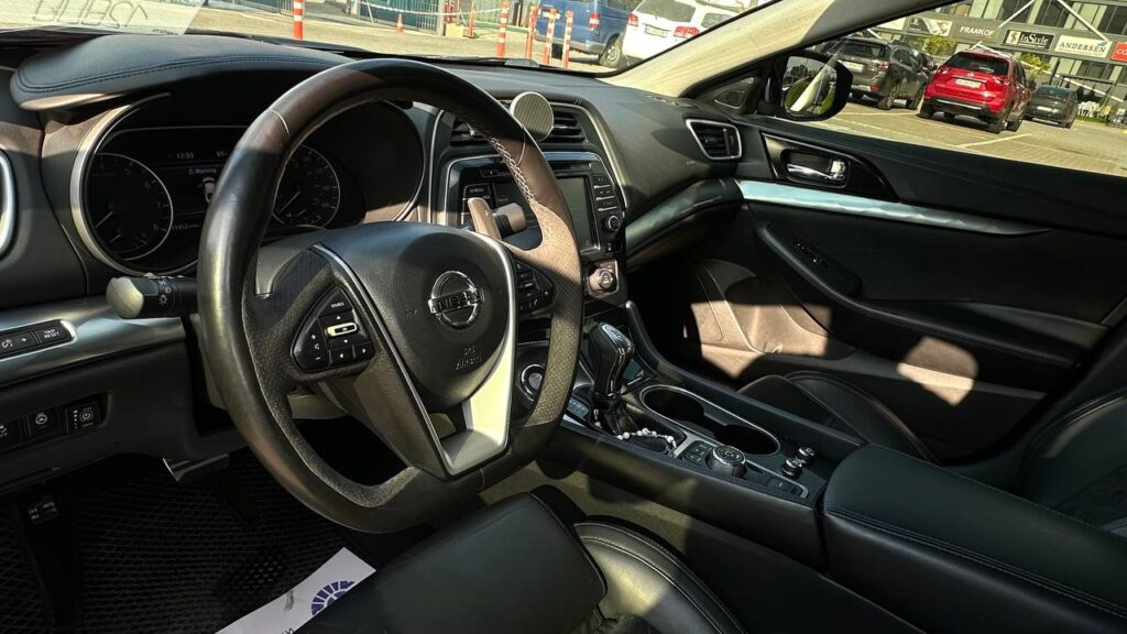 NISSAN MAXIMA 2015