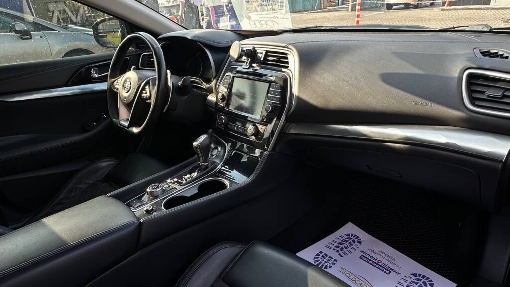 NISSAN MAXIMA 2015