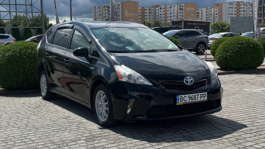 TOYOTA PRIUS