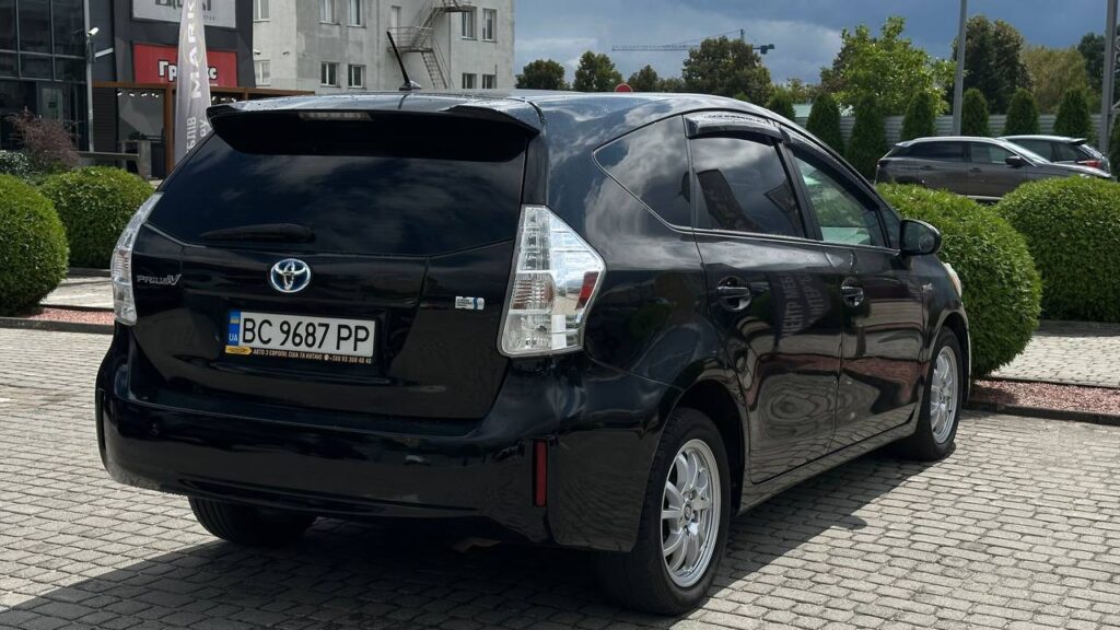 TOYOTA PRIUS