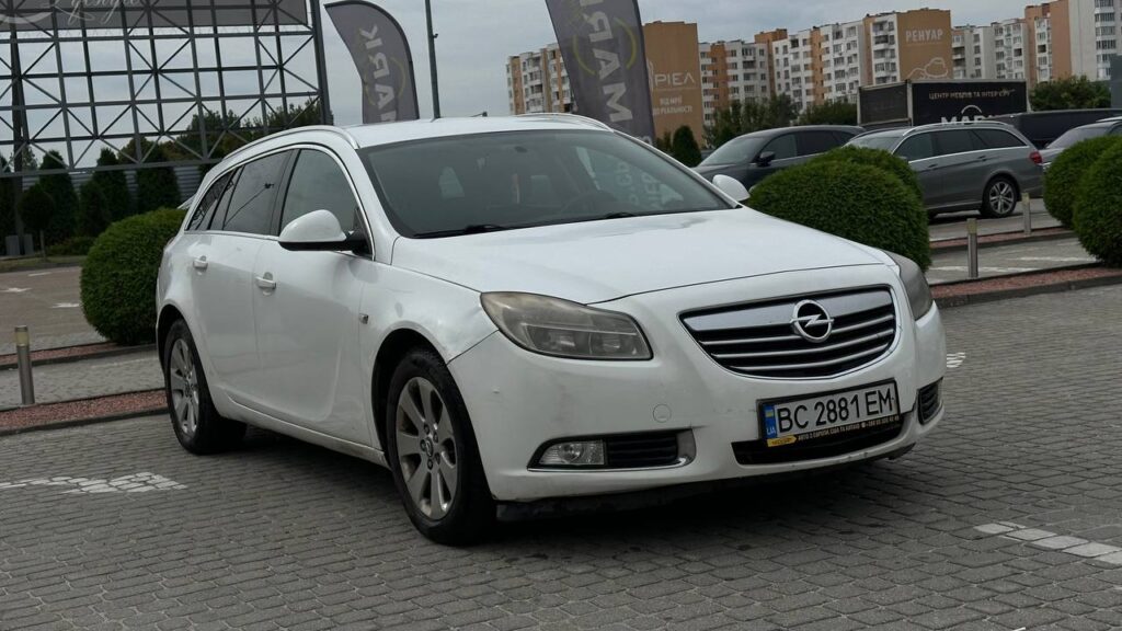OPEL INSIGNIA 2012
